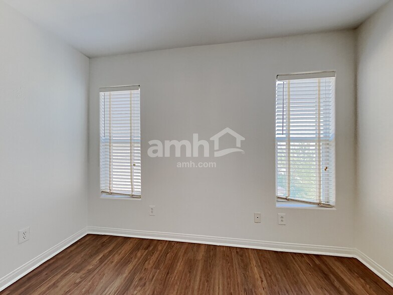 Building Photo - 10731 Holmfield St