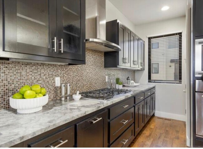 Building Photo - Experience fabulous Brookside living, just outside your front door!