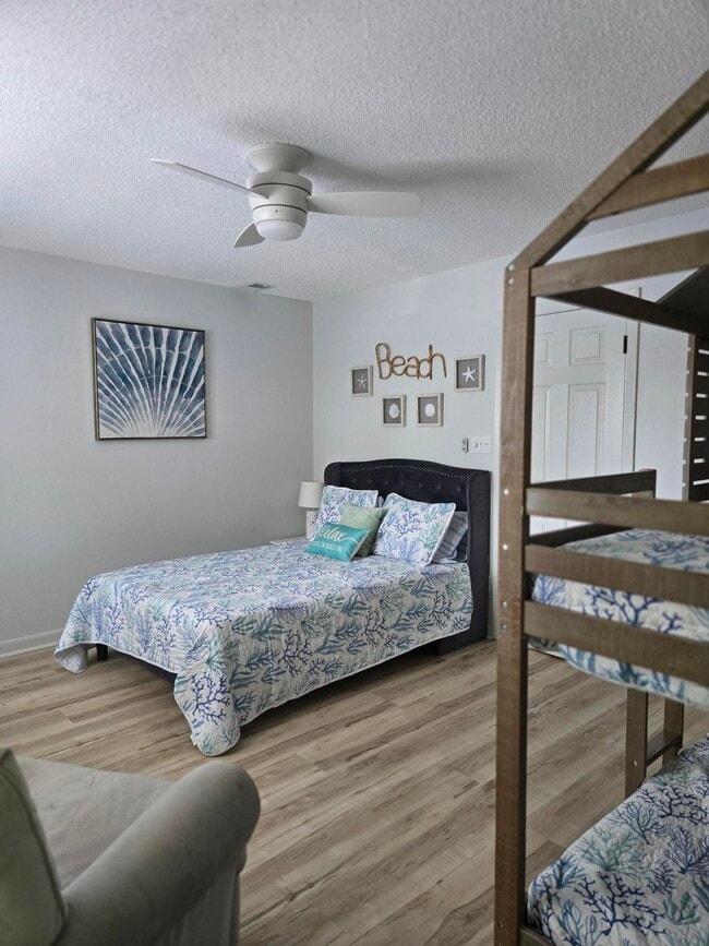 Building Photo - 735 Sandpiper Pl