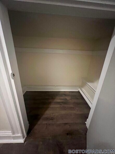 Building Photo - 7 Barrows St