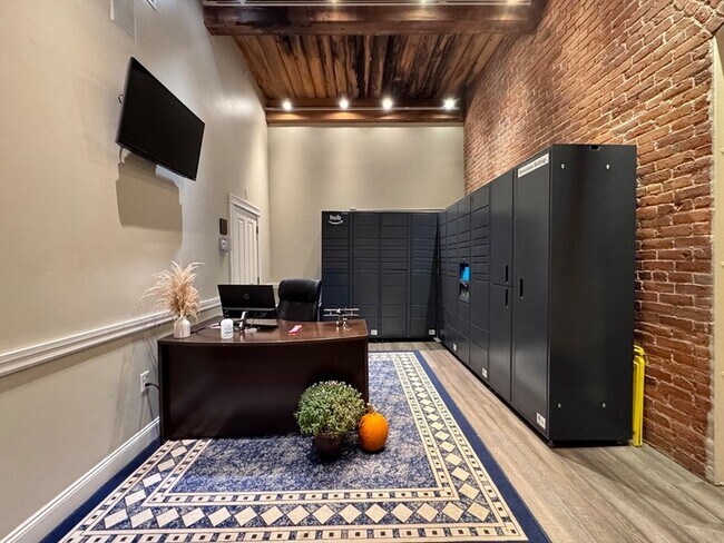 Building Photo - 4 Bishop St