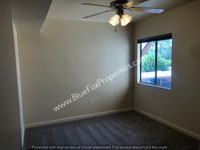 Building Photo - 3357 N Country Club Rd