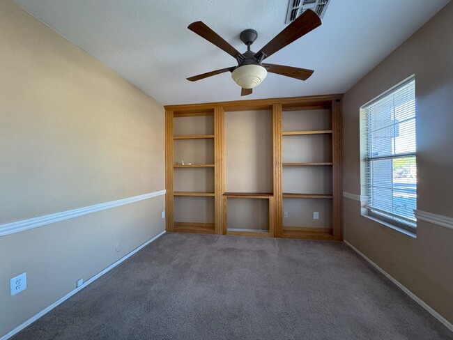 Building Photo - 2 BEDROOM PLUS OFFICE/DEN IN MCDOWELL MTN ...