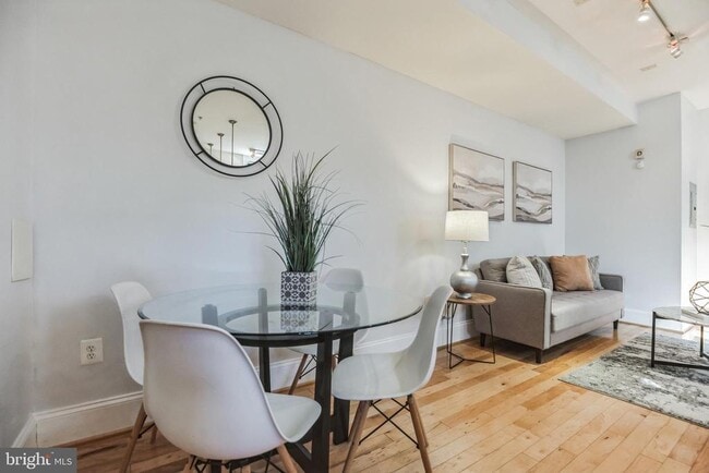 Building Photo - 2106 10th St NW