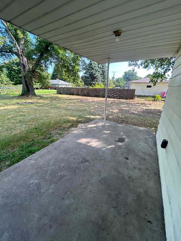 Building Photo - 820 County Rd 6 W