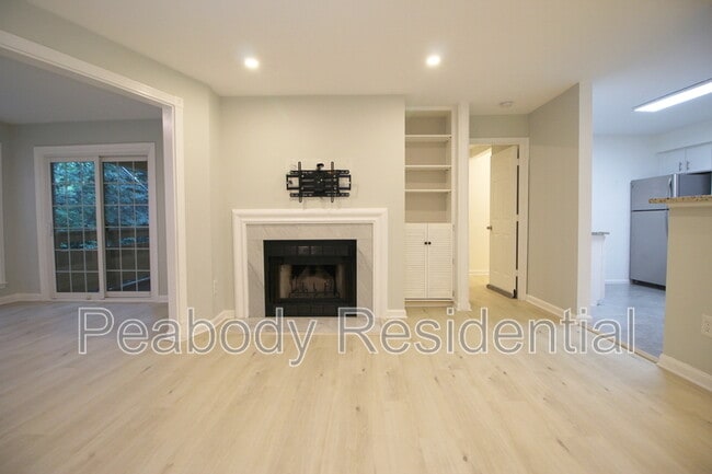 Building Photo - 2233 Lovedale Ln