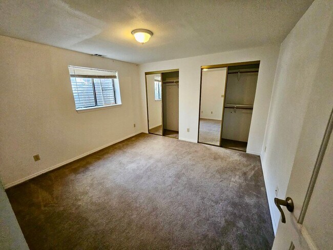 Building Photo - 6373 Pulpit Rock Dr