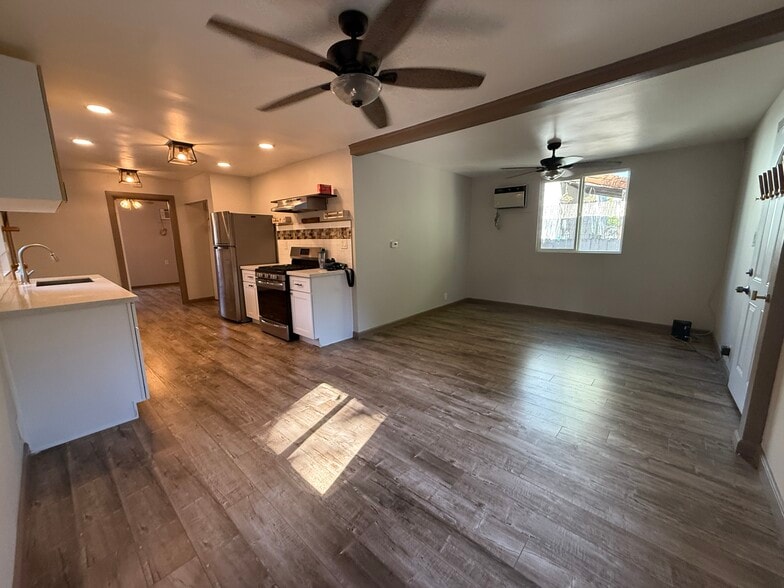 Building Photo - 2661 Newell St