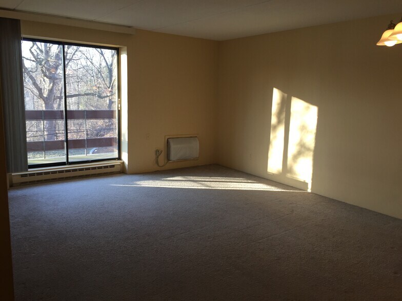 Building Photo - 46 Cochituate Rd