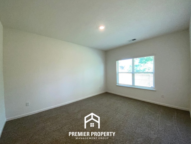 Building Photo - Modern 4BR/2BA Millington Home | Gourmet Island Kitchen & Luxury Primary Suite