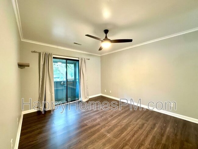 Building Photo - 1208 Village Creek Ln