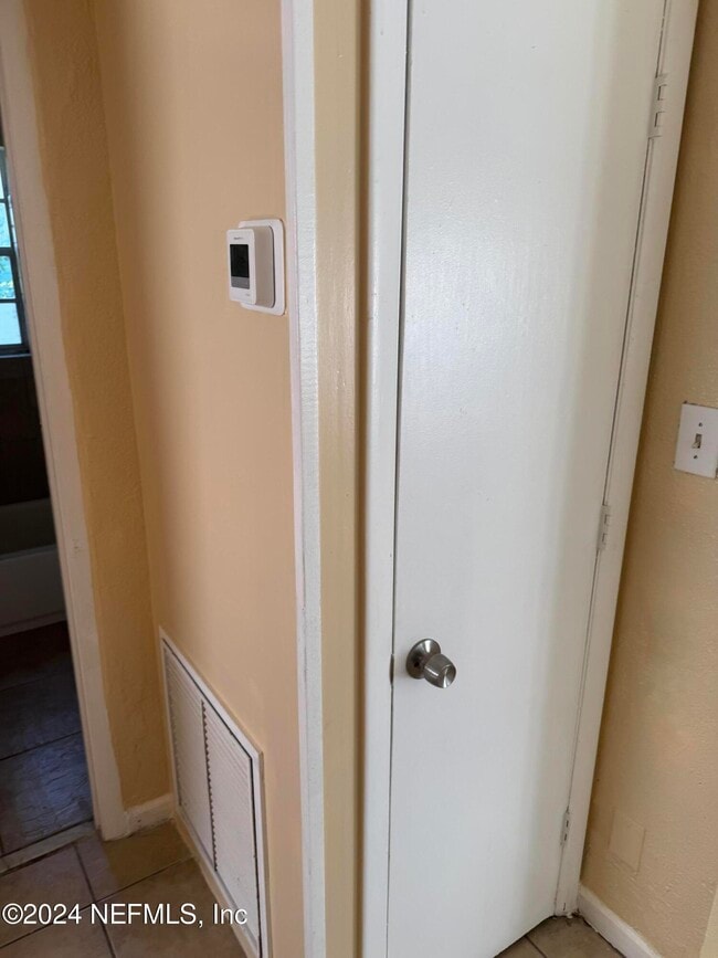 Building Photo - 2604 Mc Millan St