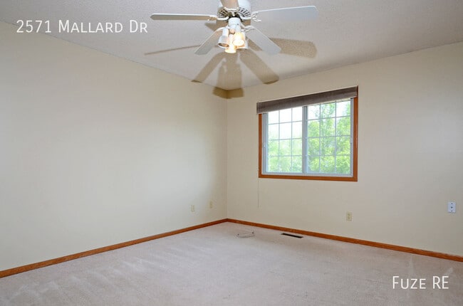 Building Photo - 2571 Mallard Dr