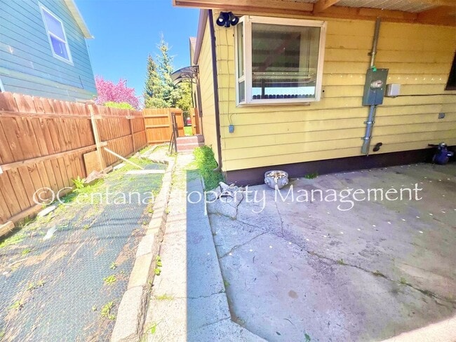 Building Photo - Remodeled 2 bedroom house on the flats with a garage, fenced yard, storage, and so much more!
