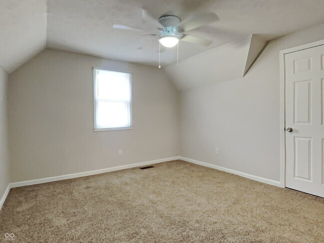 Building Photo - 116 UNIT B S B St