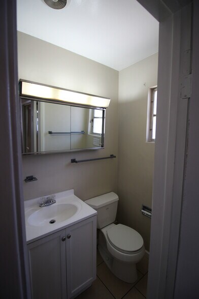 Master Bath - 735 E Granada Dr