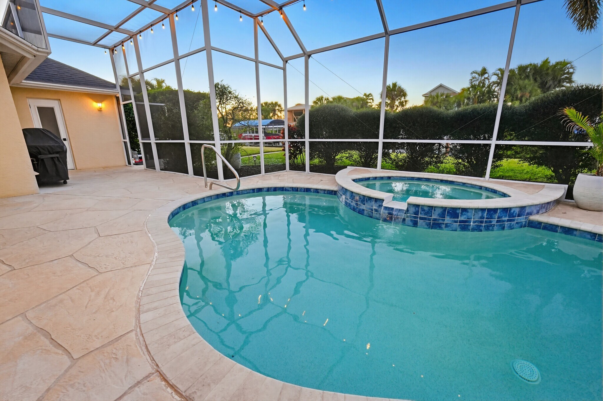 Building Photo - 4423 Shark Dr