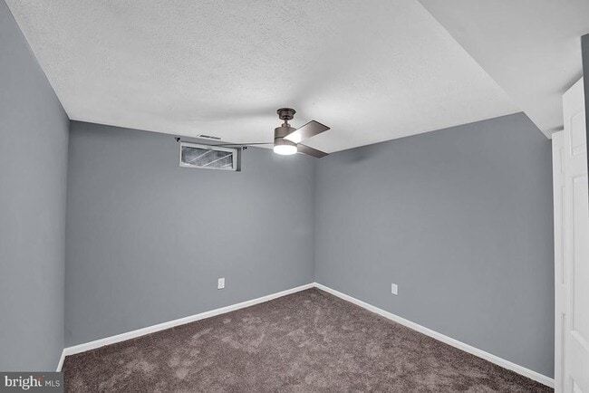 Building Photo - 801 High Plain Dr