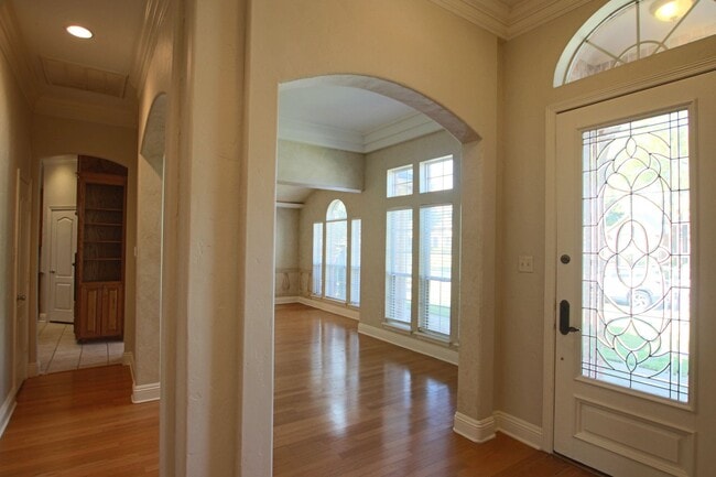 Building Photo - 1202 River Bend Dr