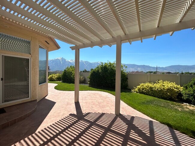 Building Photo - 924 Springfield Dr
