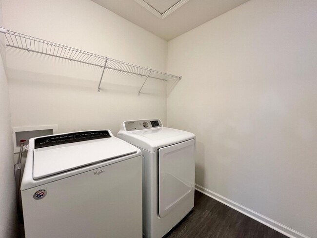 Building Photo - 823 Georgia Oak Ln