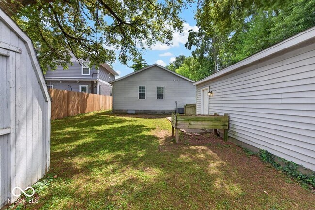 Building Photo - 2410 Dell Zell Dr