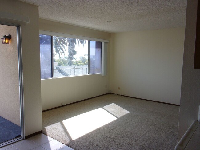 Building Photo - 411
