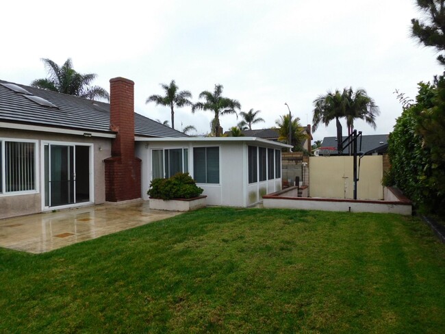 Building Photo - Spacious One Story 3-bedroom, 2-bathroom H...