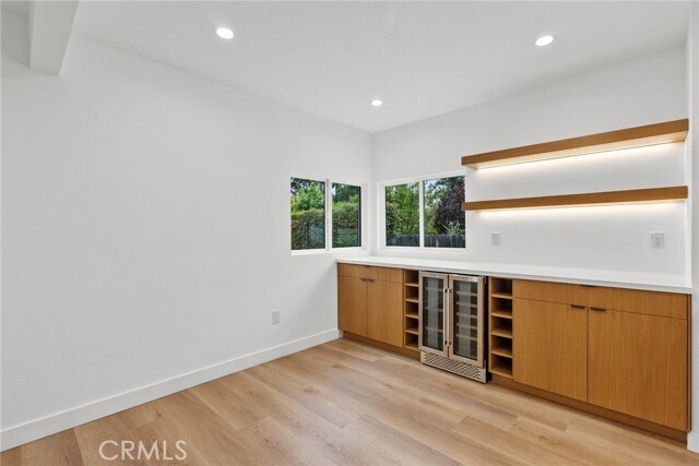 Building Photo - 5730 Stansbury Ave