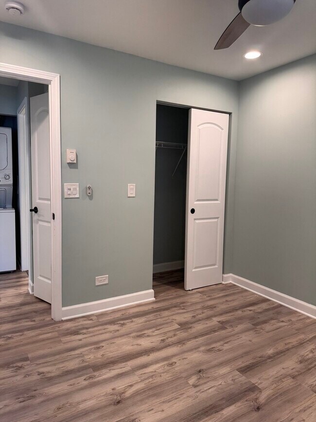 Building Photo - 705 Strom Dr