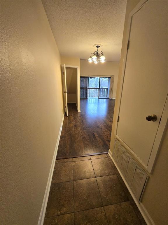 Building Photo - 3900 Aspen Dr