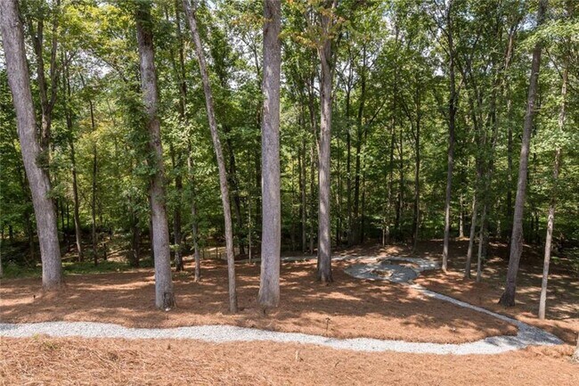 Building Photo - 402 Timberview Trail