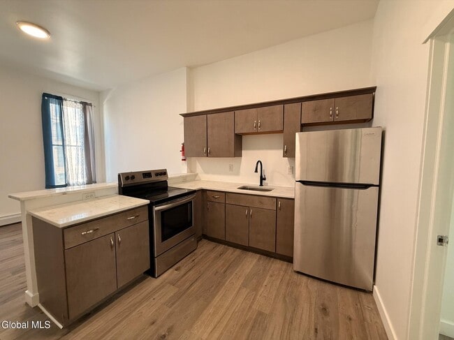 Building Photo - 336 Clinton Ave