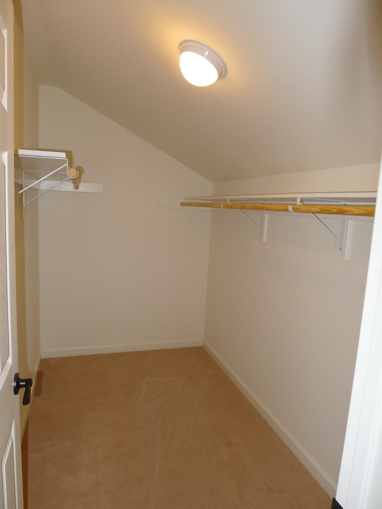 Building Photo - 2 Sheldrake Ct