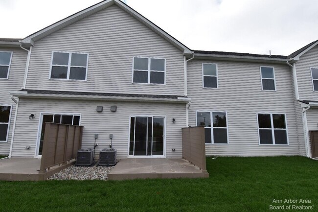 Building Photo - 105 Salt Springs Dr