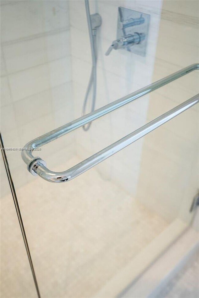 Building Photo - 700 NE 26th Terrace