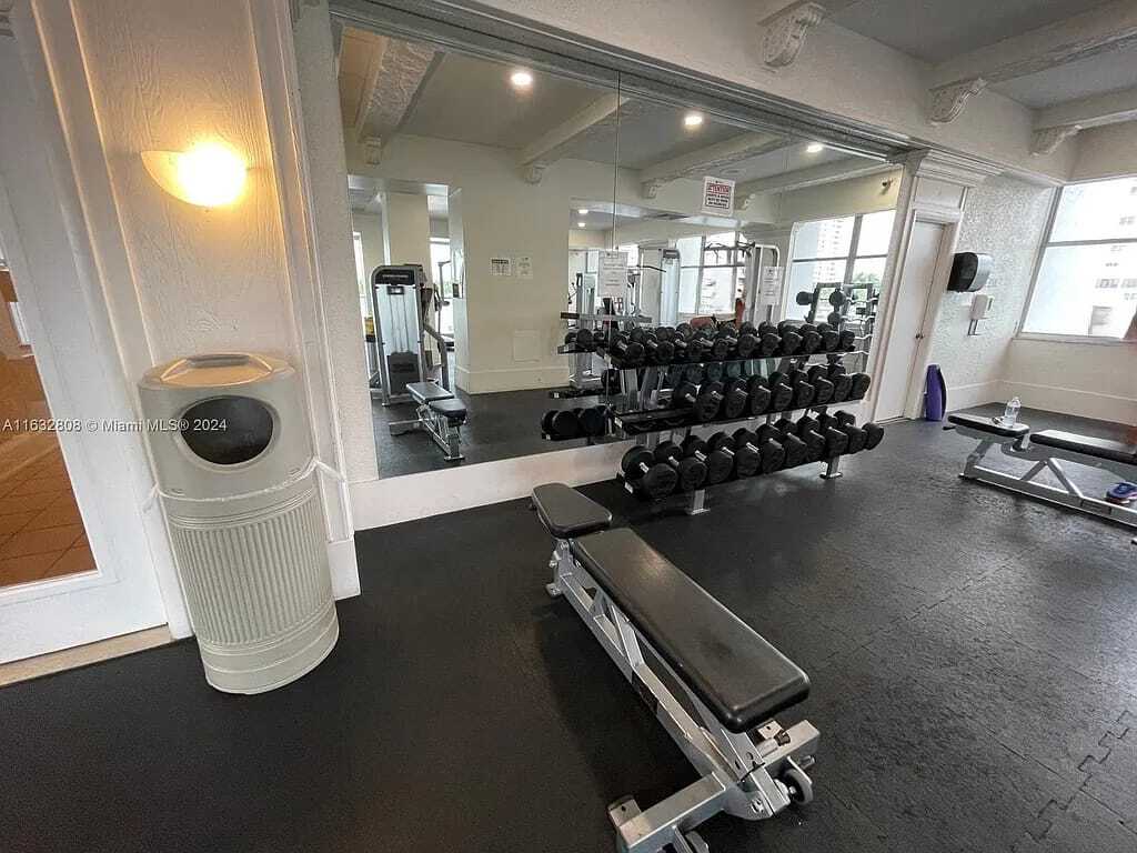 Gym - 18081 Biscayne Blvd