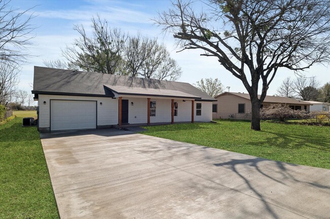 Building Photo - 311 Church St