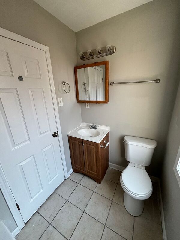 Building Photo - 6849 Roberts Ave