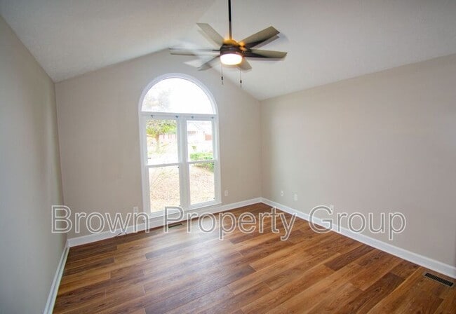 Building Photo - 6580 Applewhite Rd