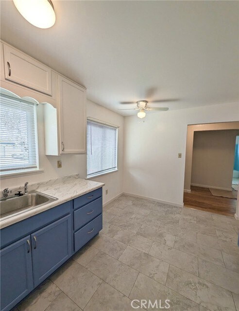 Building Photo - 877 Pearl Dr