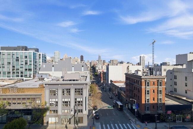 Building Photo - 1405 Van Ness Ave