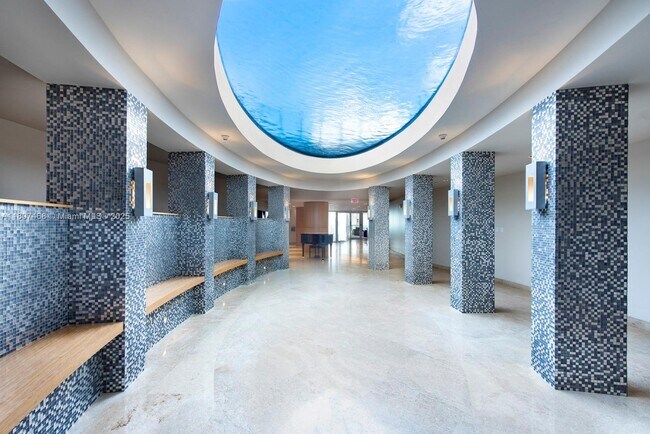 Building Photo - 900 Biscayne Blvd