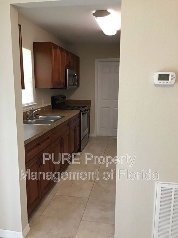 Building Photo - 7128 SE 124th Ln