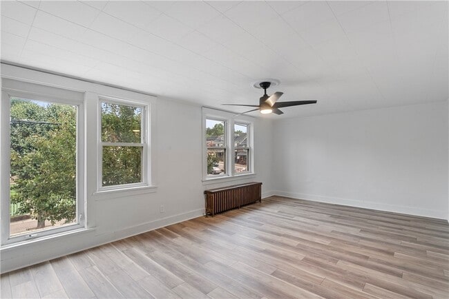 Building Photo - 734 Monongahela Ave