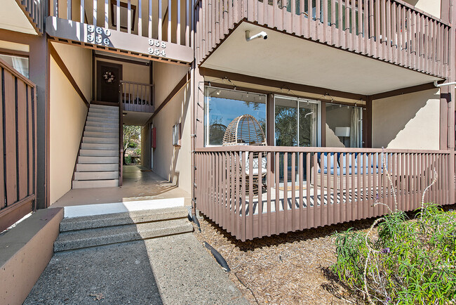 Building Photo - 954 Lea Dr