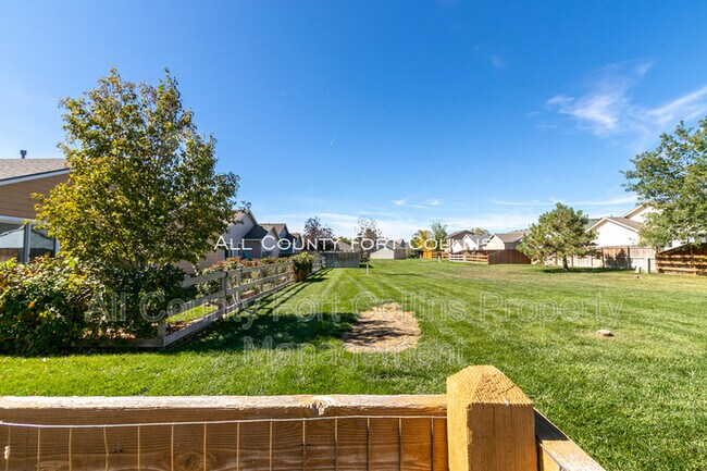Building Photo - 827 Glenwall Dr
