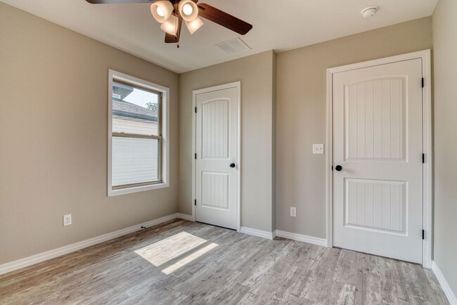 Building Photo - Brand New 3 Bedroom 2.5 Bathroom Springfie...
