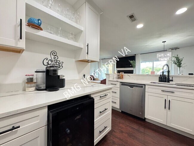 Building Photo - 8056 Pantano Pl