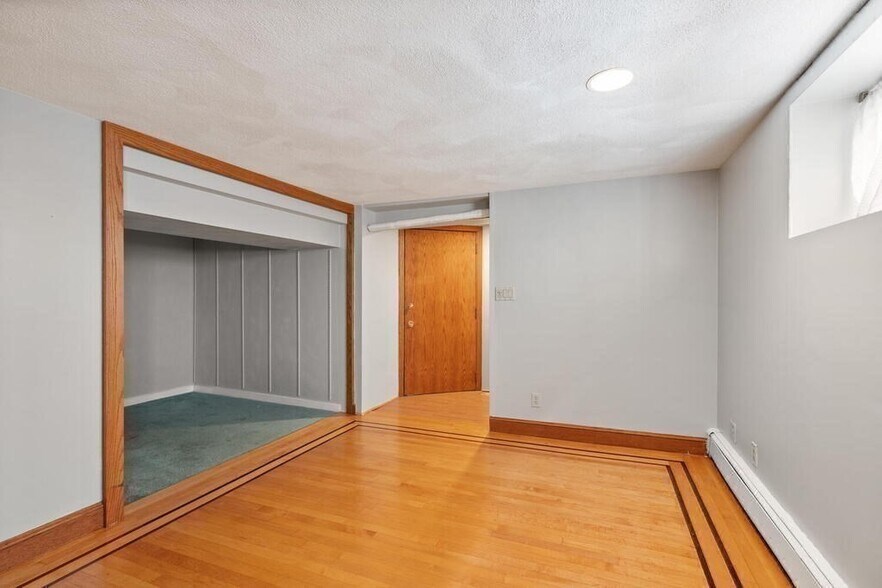 Building Photo - 44 Sunset Rd